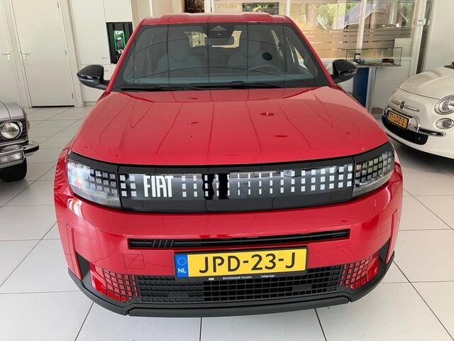 Fiat Grande Panda Electric 44 kW Red