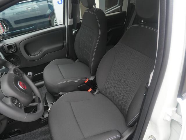Fiat PANDA Hybrid Cross | Airco | Bluetooth Dakrails | LED | PDC | Uit voorraad leverbaar !