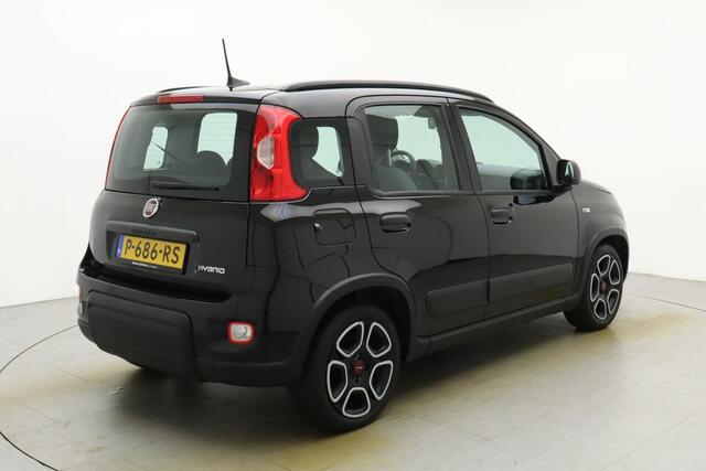 Fiat PANDA 1.0 Hybrid City Life | DEMO | 5-zits uitvoering | Nero Cinema Metallic | Zuinige motor | Apple Carplay | Android Auto | Airconditioning