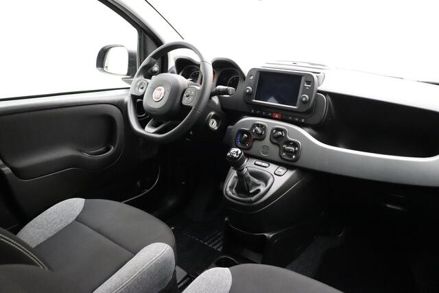 Fiat PANDA 1.0 Hybrid City Life | DEMO | 5-zits uitvoering | Nero Cinema Metallic | Zuinige motor | Apple Carplay | Android Auto | Airconditioning
