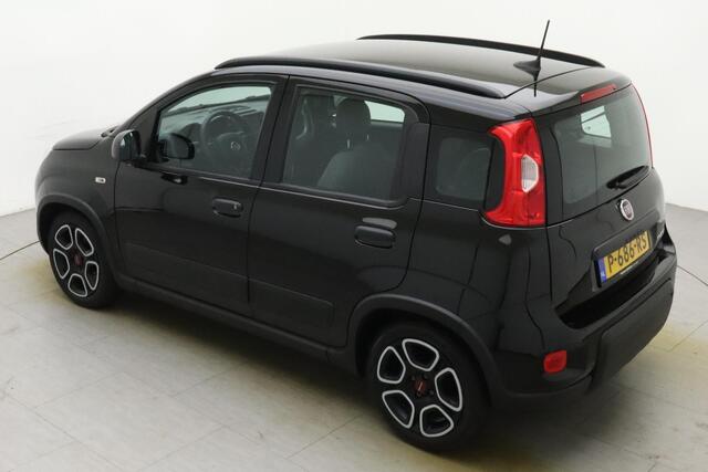 Fiat PANDA 1.0 Hybrid City Life | DEMO | 5-zits uitvoering | Nero Cinema Metallic | Zuinige motor | Apple Carplay | Android Auto | Airconditioning