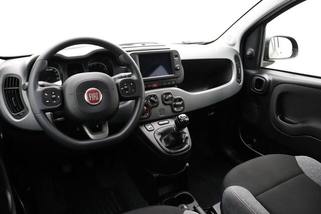Fiat PANDA 1.0 Hybrid City Life | DEMO | 5-zits uitvoering | Nero Cinema Metallic | Zuinige motor | Apple Carplay | Android Auto | Airconditioning