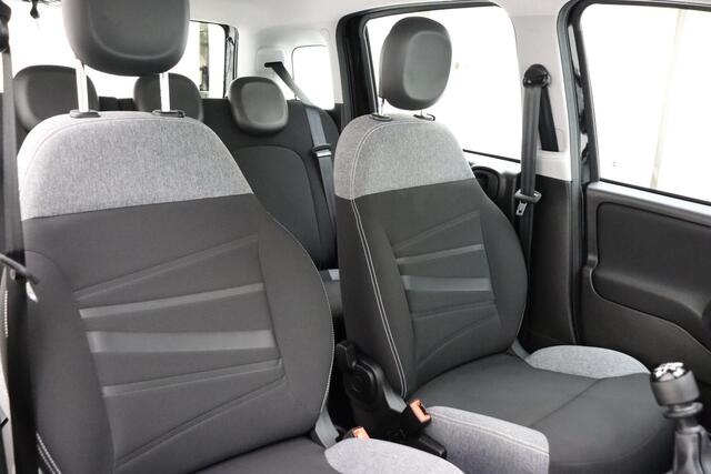 Fiat PANDA 1.0 Hybrid City Life | DEMO | 5-zits uitvoering | Nero Cinema Metallic | Zuinige motor | Apple Carplay | Android Auto | Airconditioning