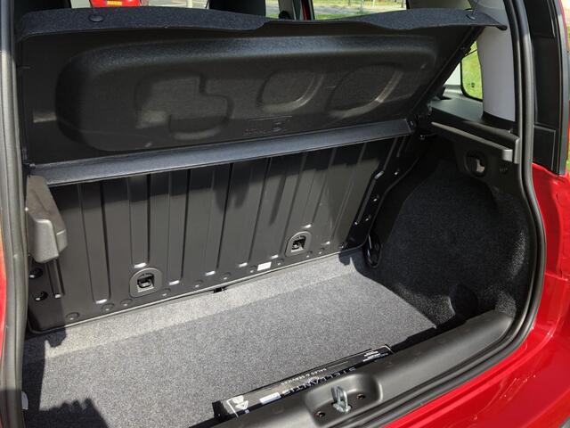 Fiat PANDA 1.0 Hybrid Cross RED