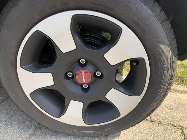 Fiat PANDA 1.0 Hybrid Cross RED