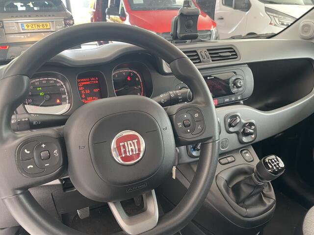 Fiat PANDA 1.2 Lounge 5 zit plaatsen Airco - Bluetooth - Spiegels E V+VW - Centrale deurvergr. - E-Ramen voor - LMV 14"- ML Zeer goed onderhouden!