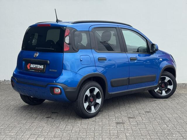 Fiat PANDA 1.0 Hybrid RED Cross | Apple carplay | Climate control | Prijs is rijklaar!
