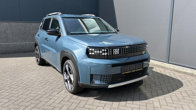 Fiat PANDA Grande La Prima 11 kW 44 kWh Airco - Achteruitrijcamera - Parkeersensoren voor en achter - Cruise control - Navigatiesysteem - Dakrails - Stuur multifunctioneel