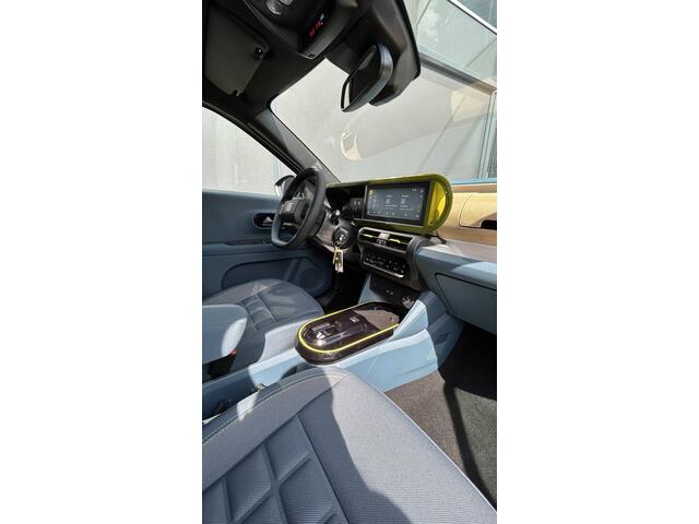 Fiat PANDA Grande La Prima 11 kW 44 kWh Airco - Achteruitrijcamera - Parkeersensoren voor en achter - Cruise control - Navigatiesysteem - Dakrails - Stuur multifunctioneel