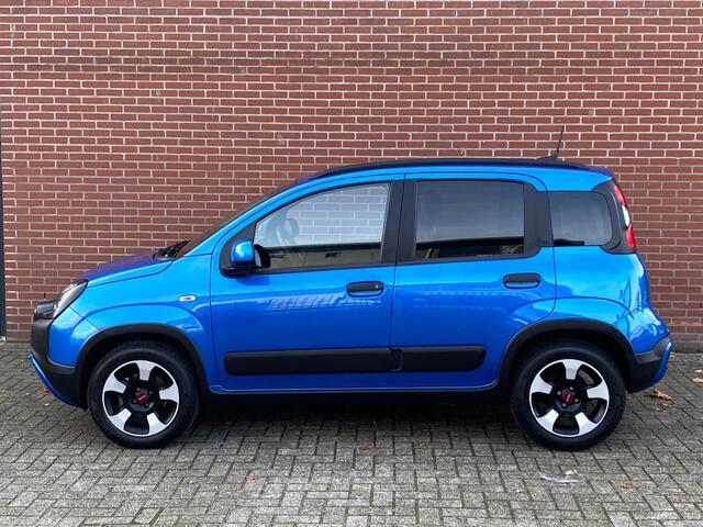 Fiat PANDA 1.0 HYBRID CROSS AIRCO CARPLAY PARKEERSENSOREN PRIVACY GLASS