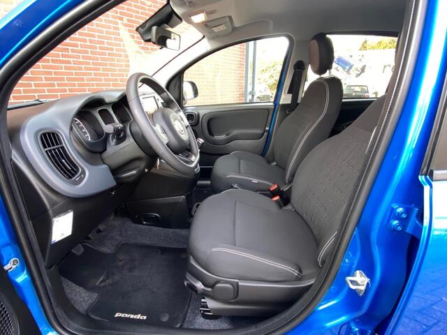 Fiat PANDA 1.0 HYBRID CROSS AIRCO CARPLAY PARKEERSENSOREN PRIVACY GLASS