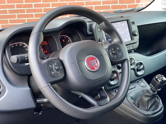 Fiat PANDA 1.0 HYBRID CROSS AIRCO CARPLAY PARKEERSENSOREN PRIVACY GLASS