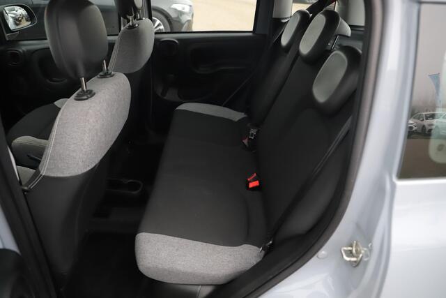 Fiat PANDA 1.0 Hybrid City Life 69PK Carplay Android Navigatie Airco All-Season Banden!