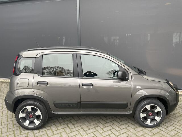Fiat PANDA 1.0 Hybrid City Cross Airco - Bluetooth - Dakrails - Elektrische ramen voor - Mistlampen voor - Radio - Start/stop systemen - Stuur multifunctioneel