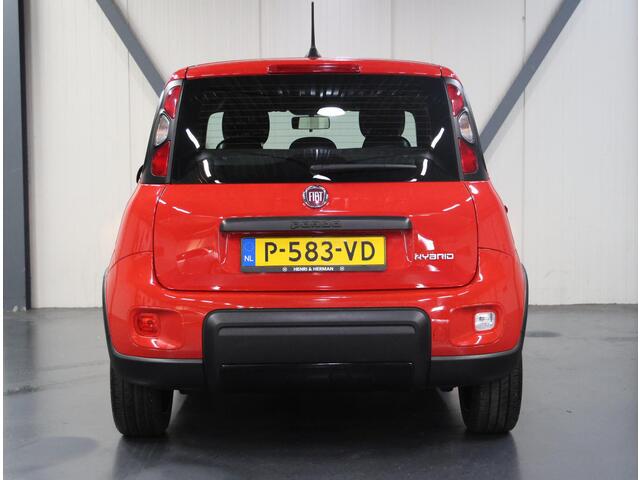 Fiat PANDA 1.0 Hybrid Sport | 1ste eigenaar | AppleCarplay/Android Auto | Licht Metalen Velgen | Climate Control | Isofix | DAB Radio | Mist lampen |
