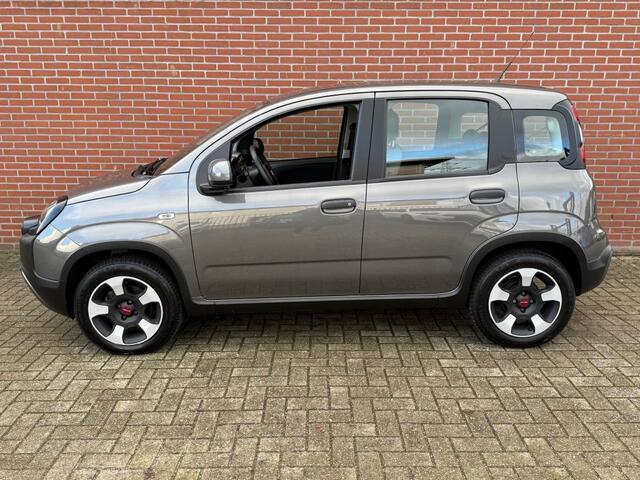 Fiat PANDA 1.0 HYBRID CROSS AIRCO STOEL IN HOOGTE VERSTELBAAR ELEK RAMEN /