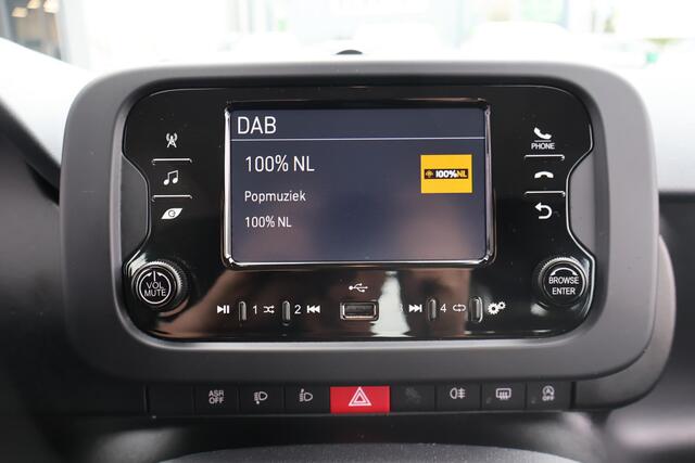 Fiat PANDA 1.0 Hybrid City Fabrieksgarantie | 1e Eigenaar | Dealer Onderh | BTW | NAP | Airco | Multimedia | Cruise | DAB | Start/Stop | Bord Herkenning | PDC Achter