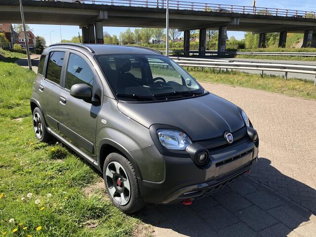 Fiat PANDA 1.0 Hybrid Cross CLIMATE|APPLE/ANDROID|5-PERSOONS|BLUETOOTH
