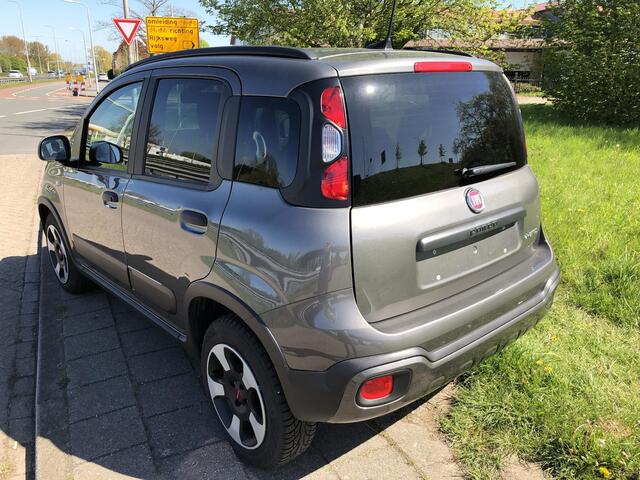 Fiat PANDA 1.0 Hybrid Cross CLIMATE|APPLE/ANDROID|5-PERSOONS|BLUETOOTH