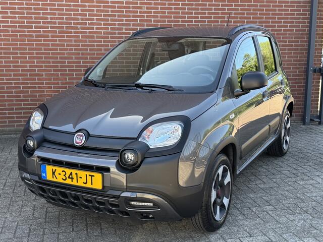 Fiat PANDA 1.0 Hybrid City Cross AIRCO PARKEERSENSOREN BLUETOOTH