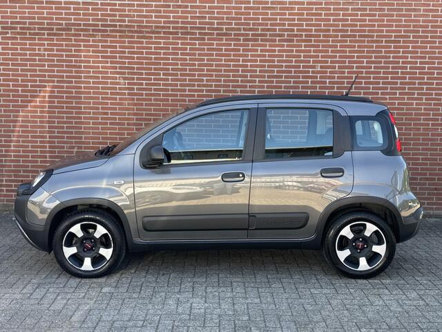 Fiat PANDA 1.0 Hybrid City Cross AIRCO PARKEERSENSOREN BLUETOOTH