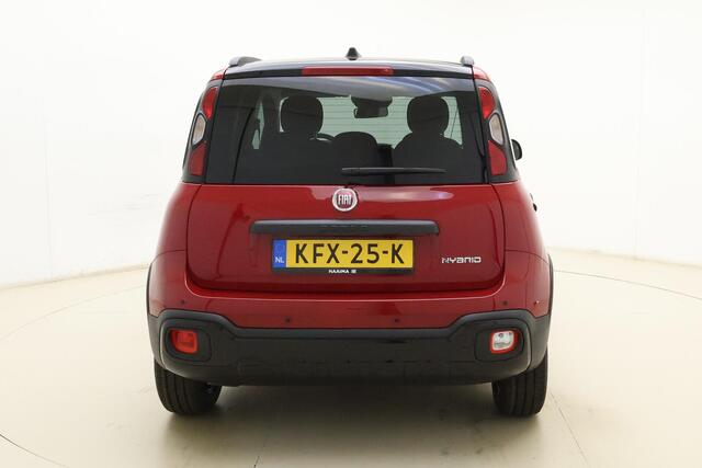 Fiat PANDA 1.0 Hybrid Pandina | Navigatie via Carplay | Dakrails | Airco | Parkeersensoren | Lichtmetalen velgen | Hoge instap | Extra getint glas