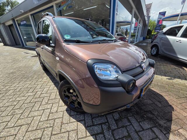 Fiat PANDA 1.2 Cross trussardi uniek!
