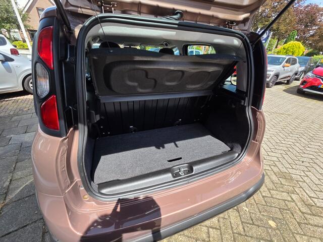 Fiat PANDA 1.2 Cross trussardi uniek!