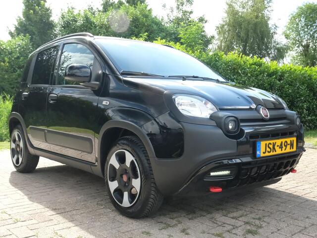 Fiat PANDA 1.0 Hybrid RED Cross 69 PK | CarPlay | DAB | LED Verlichting | Lichtmetalen Velgen | Elektrisch Afstelbare Spiegels