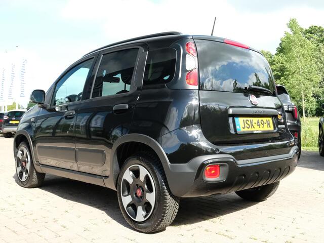 Fiat PANDA 1.0 Hybrid RED Cross 69 PK | CarPlay | DAB | LED Verlichting | Lichtmetalen Velgen | Elektrisch Afstelbare Spiegels
