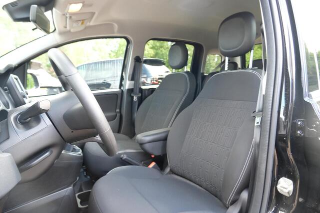 Fiat PANDA 1.0 Hybrid RED Cross 69 PK | CarPlay | DAB | LED Verlichting | Lichtmetalen Velgen | Elektrisch Afstelbare Spiegels