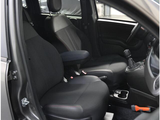 Fiat PANDA 1.0 Hybrid Sport | 1ste eigenaar | AppleCarplay/Android Auto | Licht Metalen Velgen | Climate Control | Isofix | DAB Radio | Mist lampen | Isofix | Privacy Glass | Parkeersensoren |