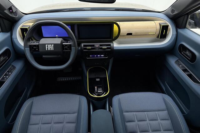 Fiat PANDA Grande La Prima 11 kW 44 kWh | DEMO | 8 Jaar garantie | Navigatie | Climate control | Stoel & Stuurverwarming | Dakrails | Extra getint glas