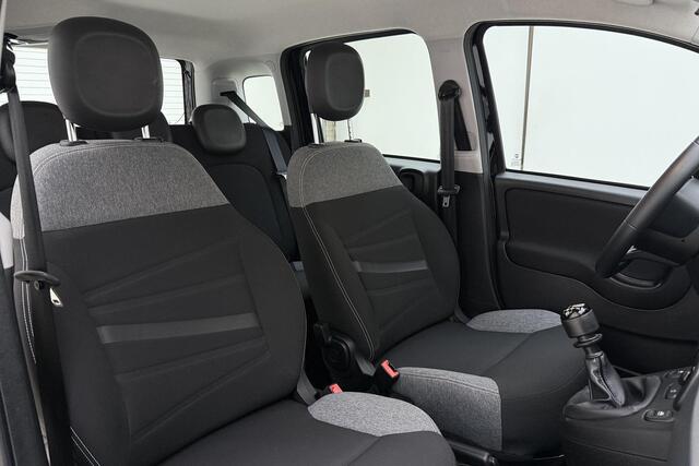 Fiat PANDA 1.0 Hybrid City Life 69 PK | Airco | Dakrails | Weinig kilometers | Hoge instap | Zuinige motor | Electrische ramen | 5 Zitplaatsen