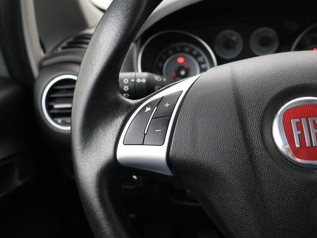 Fiat PUNTO Evo 0.9 TwinAir Sempre | Cruise control | Bluetooth | City | Eco | Navigatie | Climate | Parkeersensoren | Multifunctioneel stuurwiel | 5-deurs | Lm15'' |