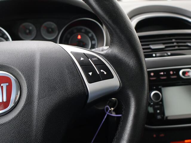 Fiat PUNTO Evo 0.9 TwinAir Sempre | Cruise control | Bluetooth | City | Eco | Navigatie | Climate | Parkeersensoren | Multifunctioneel stuurwiel | 5-deurs | Lm15'' |