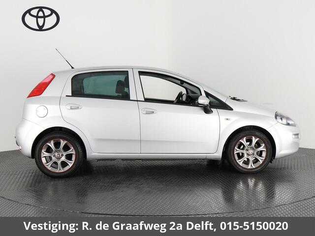 Fiat PUNTO Evo 0.9 TwinAir Lounge | Airco | Trekhaak | Parkeersensoren | Cruise control |