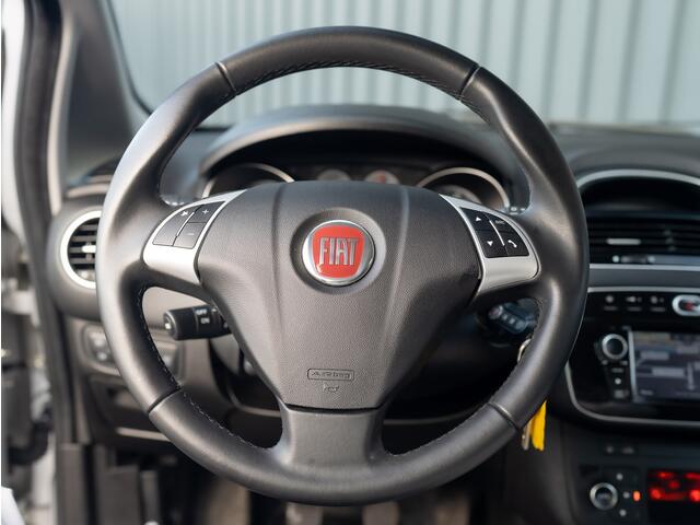 Fiat PUNTO Evo 0.9 TwinAir Sempre | Parkeersensoren | Cruisecontrol | Bluetooth Prijs Rijklaar!!