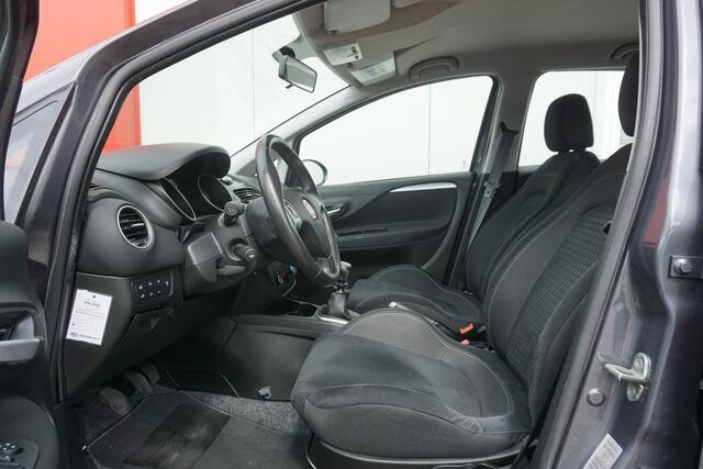 Fiat PUNTO Evo 0.9 TwinAir Lounge | Origineel NL | 1ste eigenaar | Airco | Radio | Cruise Control | PDC |