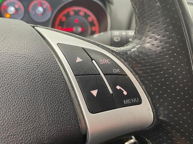 Fiat PUNTO Evo 0.9 TwinAir Lounge Automatische Airco Cruise control Bluetooth parkeersensoren achter Lm velgen apk t/m 31/5/26