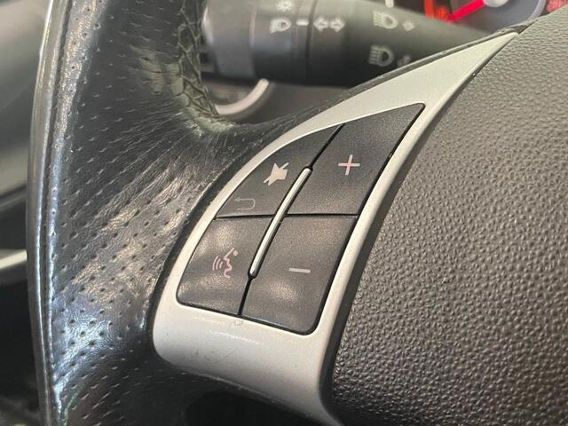 Fiat PUNTO Evo 0.9 TwinAir Lounge Automatische Airco Cruise control Bluetooth parkeersensoren achter Lm velgen apk t/m 31/5/26