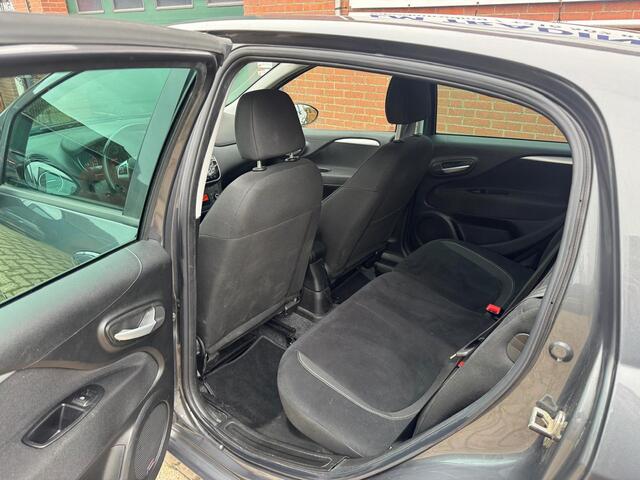 Fiat PUNTO Evo 0.9 TwinAir Lounge NIEUWE APK, PDC TREKHAAK CLIMA LMV 2 SLEUTELS + BOEKJES! NAP! 2E EIGENAAR