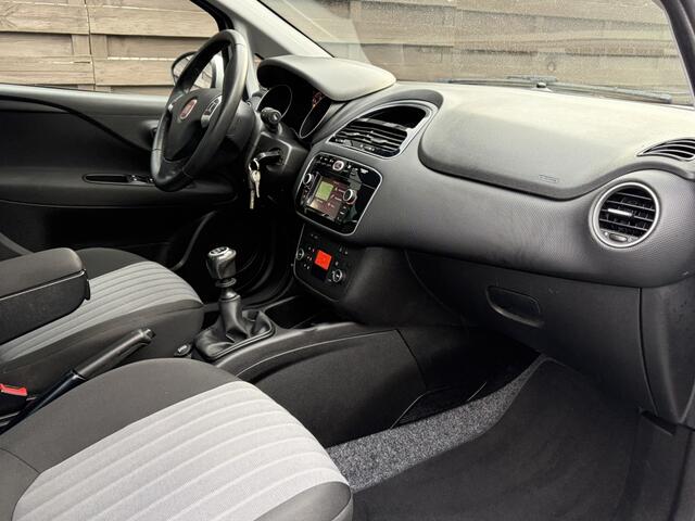 Fiat PUNTO 0.9 TwinAir Sempre / Navi / Clima / PDC / Trekhaak / NAP
