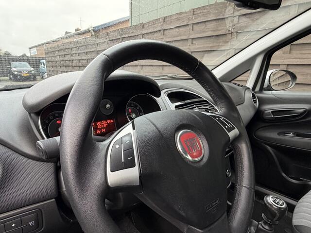 Fiat PUNTO 0.9 TwinAir Sempre / Navi / Clima / PDC / Trekhaak / NAP