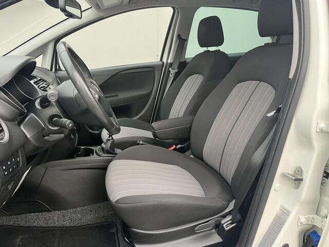 Fiat PUNTO Evo 0.9 TwinAir Sempre / Cruise Control / Climate Control / Parkeersensoren Achter / Navigatie / Radio /