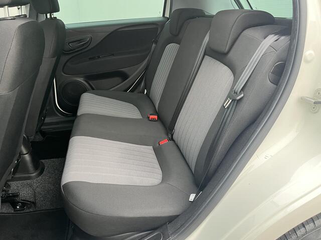 Fiat PUNTO Evo 0.9 TwinAir Sempre / Cruise Control / Climate Control / Parkeersensoren Achter / Navigatie / Radio /