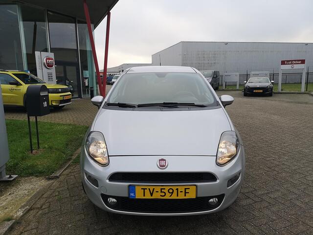 Fiat PUNTO Evo 0.9 TwinAir Sempre | Navi | Parkeersensoren | Trekhaak | Automatische airco