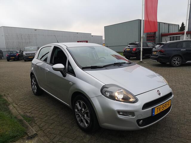 Fiat PUNTO Evo 0.9 TwinAir Sempre | Navi | Parkeersensoren | Trekhaak | Automatische airco