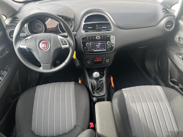Fiat PUNTO Evo 0.9 TwinAir Sempre / Trekhaak (1.000KG) / Navigatie / Bluetooth / Airco / 16'' Lichtmetalen Velgen / Multifunctionele Stuurbediening /