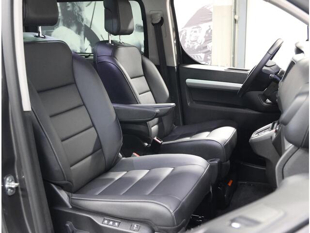 Fiat SCUDO Combi E-Scudo L3H1 75kWh 136PK | AUTOMAAT | UNIEK! | AppleCarPlay/AndroidAuto | 7 Persoons | Camera | Glazendak | PDC | Cruise Control | Volledig LEER | Automatische deuren | Isofix | Privacy Glass |